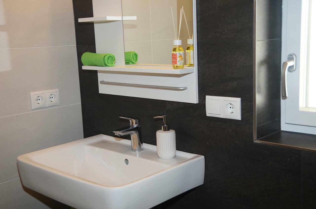 Apartment Zimat Киенес Екстериор снимка